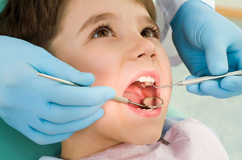 Odontopediatria: a importância de levar seu filho ao dentista
