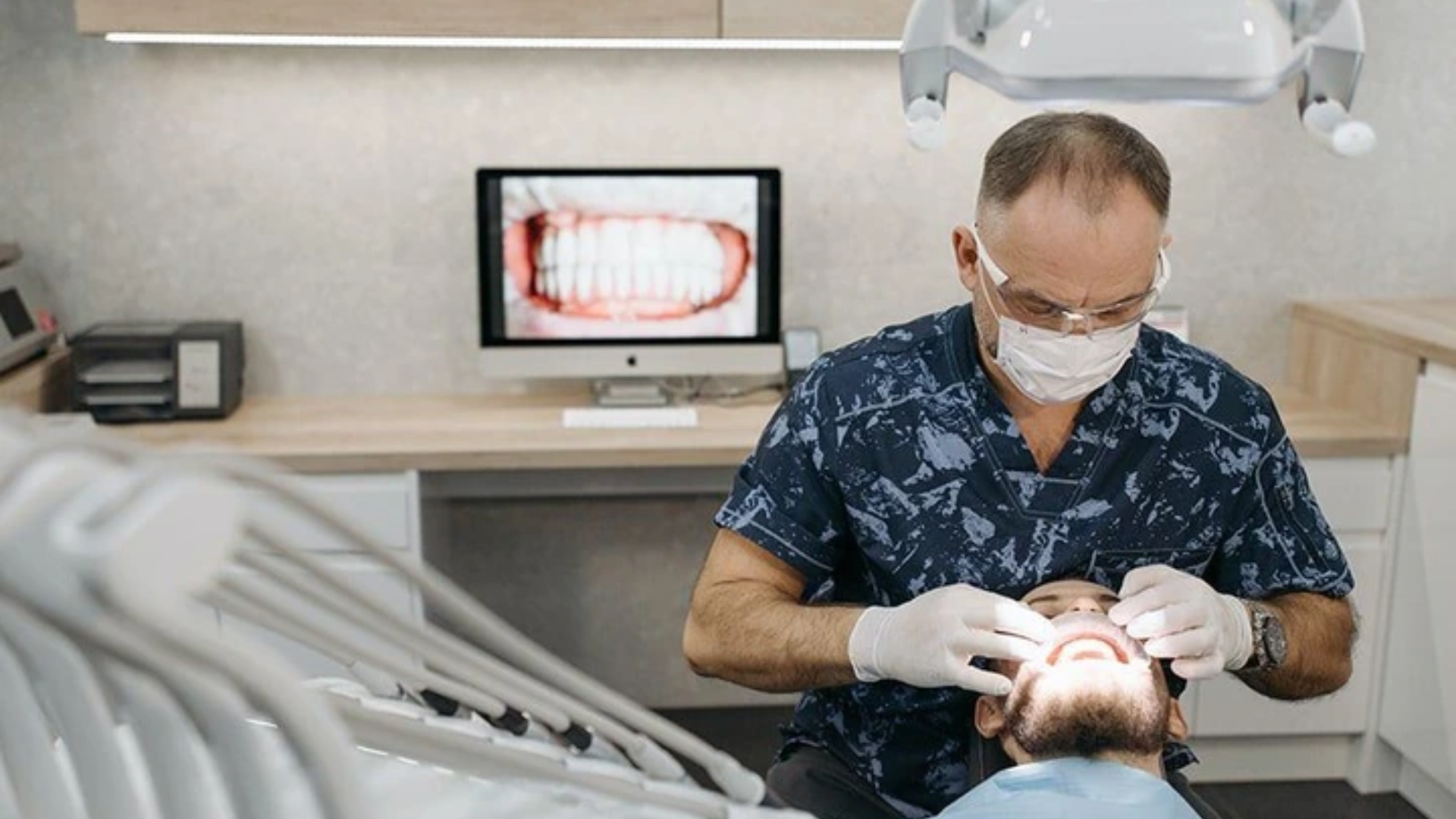 Dentista Sem Gastar: Você Pode Conseguir Tratamento de Graça!